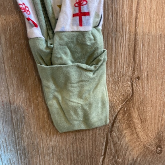 Spearmint baby Christmas pajamas - Picture 4 of 4